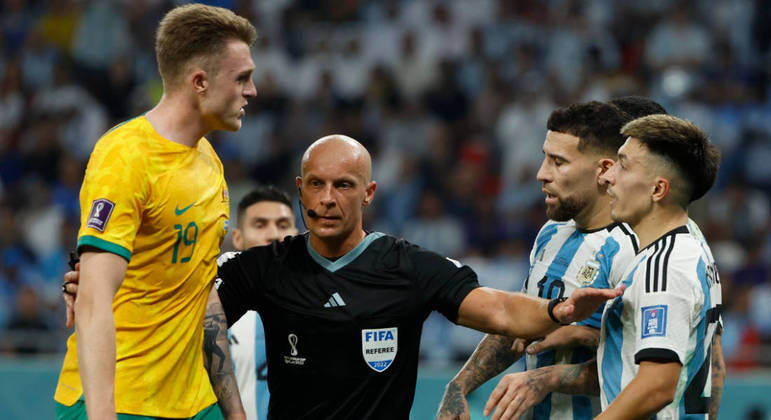 Szymon Marciniak, árbitro na partida entre Austrália e Argentina na Copa do Mundo