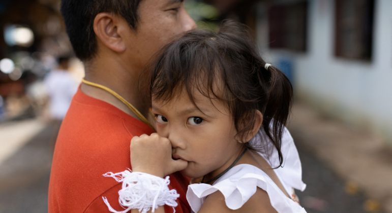Ammy foi a única criança que sobreviveu a massacre na Tailândia