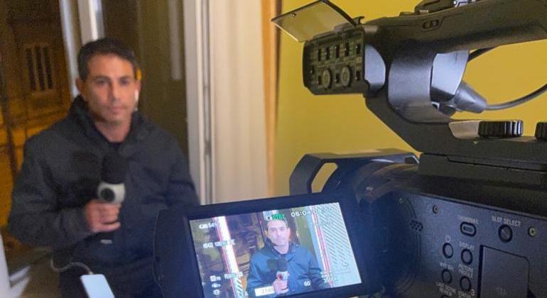 Entrada ao vivo de dentro do quarto do hotel, na Ucrânia, por conta do toque de recolher