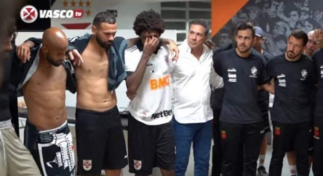 Talles Magno chora com a despedida obrigatória do Vasco. Situação lastimável