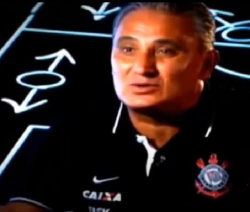Talvez você não tenha percebido, mas de 2011 a 2022 o experiente treinador esteve no comando de apenas um clube: o Corinthians. Depois de fazer história com o time alvinegro, assumiu o comando da Seleção Brasileira. 