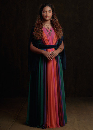 Vestido colorido de Tamar foi um presente de Davi na série Reis