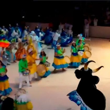 Também conhecida como Festival Folclórico de Parintins, essa festa tem a disputa entre bois folclóricos. Ela acontece no último final de semana de junho no Bumbódromo, na cidade de Parintins, no Amazonas.  