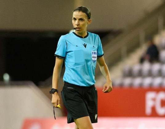 Também foi a primeira vez que um jogo de Copa foi apitado por uma mulher, a francesa Stephanie Frappart, no jogo Alemanha x Costa Rica.