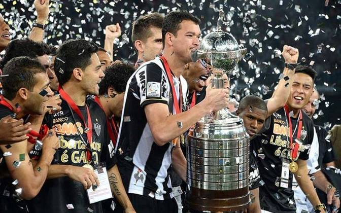 Também foram citados, com um ponto cada: Atlético-MG de 2013, Botafogo de 2007 e Corinthians de 2005.