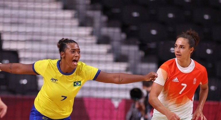 Brasil supera a Hungria e vence a primeira no handebol ...