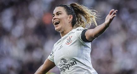 Tamires fez o gol da vitória!