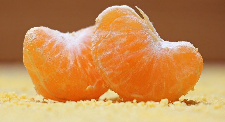 A vitamina C é um antioxidante importante, que ajuda a manter o sistema imunológico forte, além de combater radicais livres no organismo e auxiliar na saúde da pele, combatendo o envelhecimento