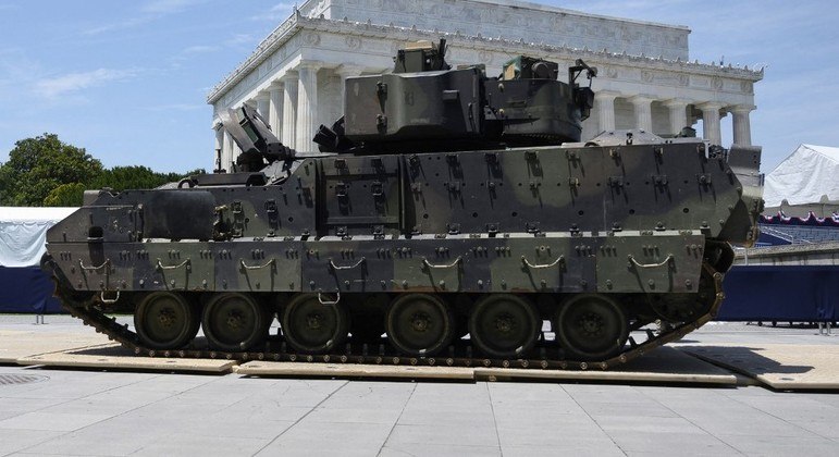 Serão enviados 50 Bradley à Ucrânia