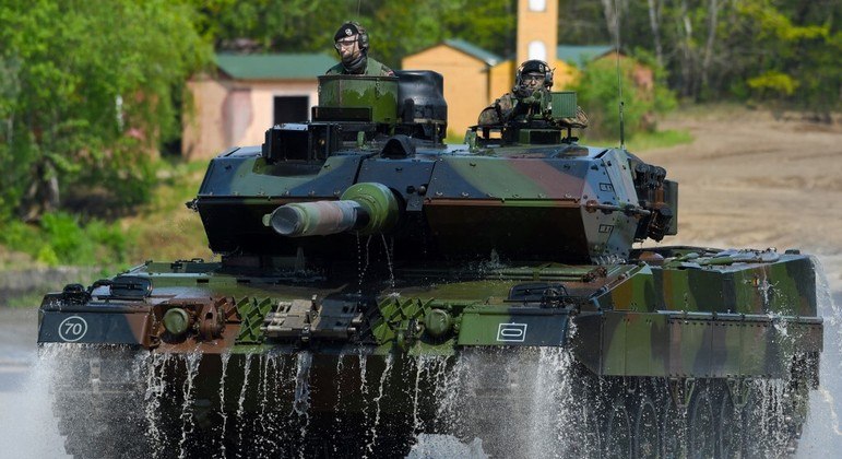 Ucrânia negociava o recebimento de tanques Leopard 2A6 para combater o Exército russo