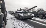 Tanque russo avança em direção à Kiev