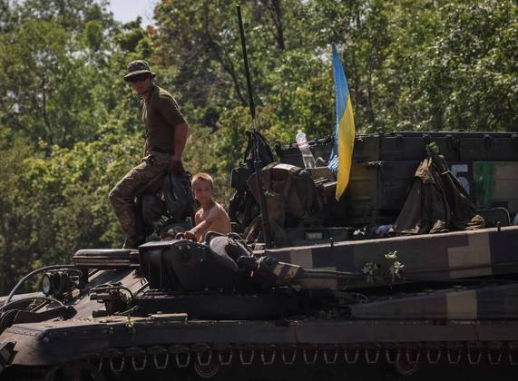 A invasão da Rússia à Ucrânia completa cinco meses neste domingo (24). O conflito não tem perspectivas de um cessar-fogo e já é considerado o mais grave na Europa desde a 2ª Guerra Mundial (1939-1945)