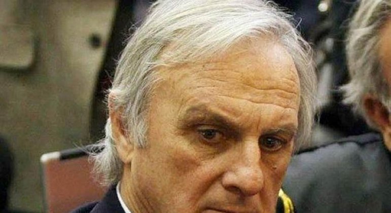 Tanzi tinha perdido espaço no futebol nos últimos anos. Em 2003, foi pedida a falência fraudulenta da Parmalat. Foi descoberto que o dono da multinacional e seus sócios inflavam os lucros da empresa artificialmente. Havia um rombo de 14 bilhões de euros na empresa. Em seus últimos dias de vida, Calisto Tanzi cumpria prisão domiciliar.