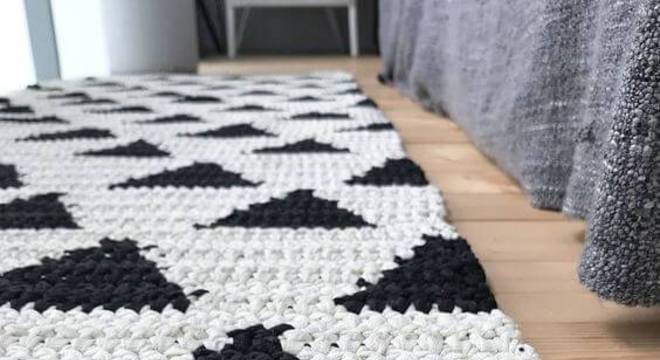 Tapete azul e branco