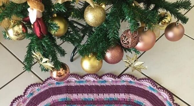 Tapete de crochê com linhas mescladas
