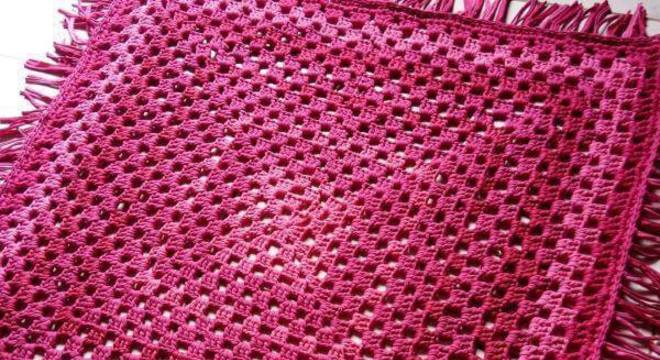 Tapete de crochê quadrado