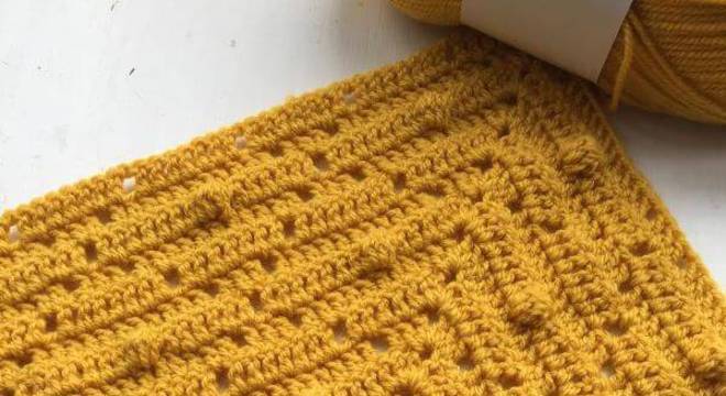 tapete de crochê quadrado