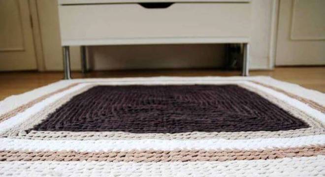 tapete de crochê quadrado