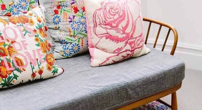 Tapete de crochê quadrado e colorido