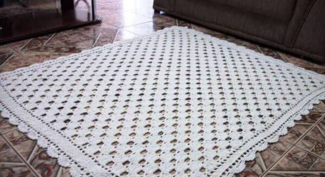 Tapete de crochê quadrado e simples