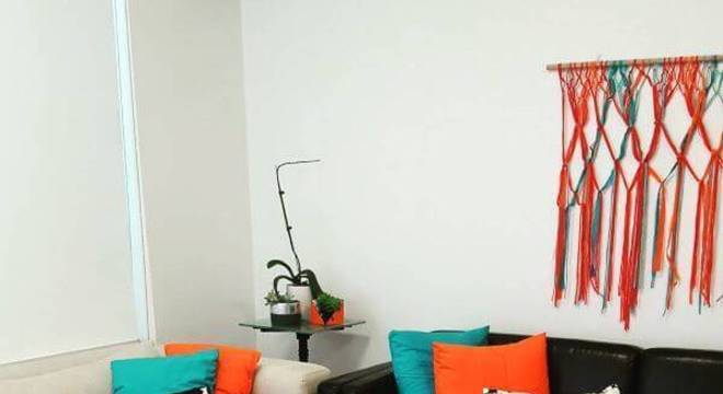 Tapete de crochê quadrado vermelho e tiffany