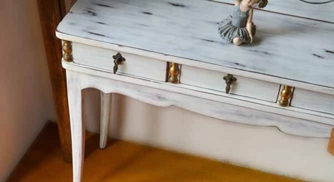 Tapete de crochê rosa com flores delicadas