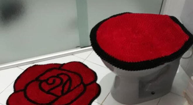 Tapete de frufru em formato de rosa