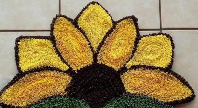 Tapete frufru em formato de girassol