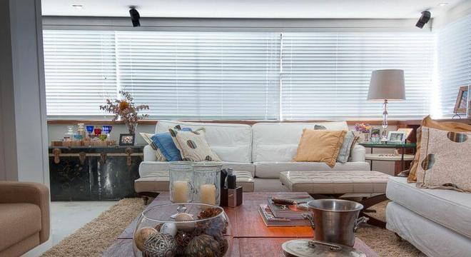 tapete medusa - sala de estar com tapete felpudo creme 