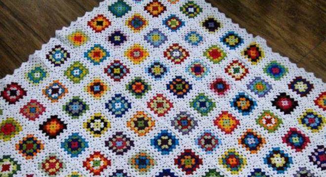 Tapete quadrado de crochê