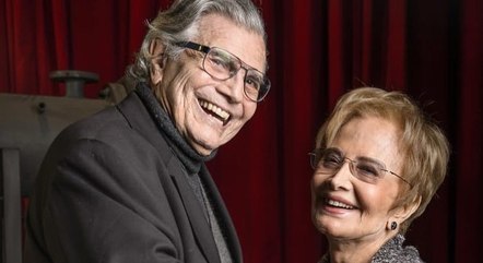 Tarcísio e Glória seguem internados