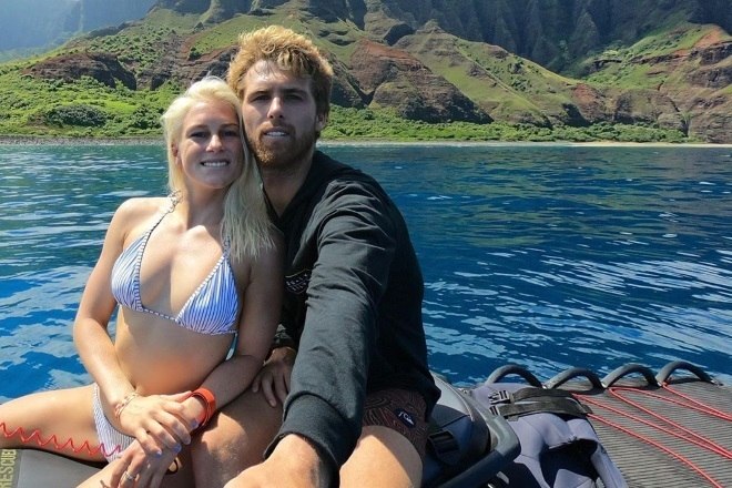 A brasileira só poderia namorar um surfista também, não é? Há cinco anos Tatiana namora Jessé Mendes, da elite do surf mundial