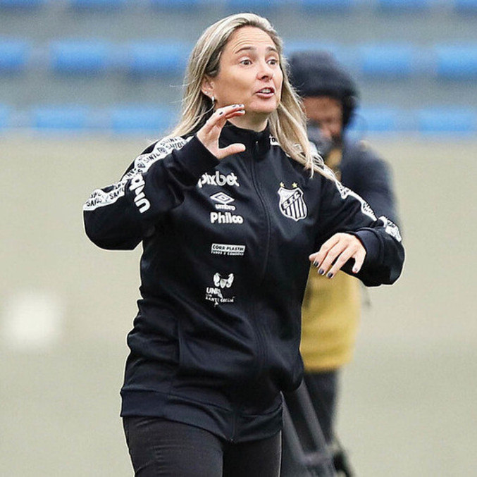 Tatiele Silveira não é mais treinadora das Sereias da Vila após eliminação