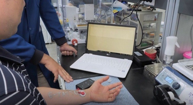 Tecnologia da "tatuagem eletrônica" ainda é limitada pelo fato de ainda exigir fios