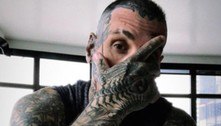 Homem com 864 tatuagens de insetos revela ter medo de insetos 