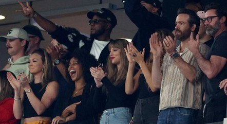Além da cantora, famosos também marcaram presença no jogo