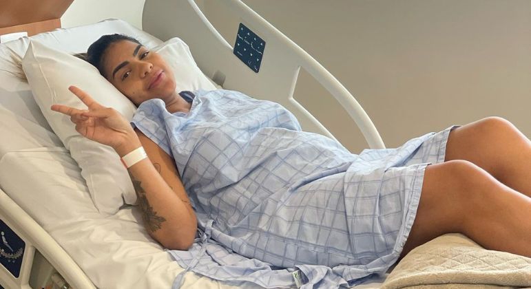 Tays Reis foi operada nove dias após o parto