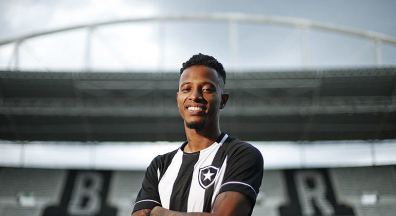 Tchê Tchê é mais um reforço do Botafogo para a temporada 2022