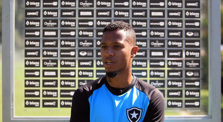 Tchê Tchê ganhou espaço e se afirmou no time do Botafogo
