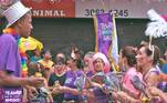 7. Te Amo, Mas Só como AmigoEm 2016, um grupo de mulheres que tocavam nos principais blocos de rua de São Paulo decidiu se unir e criar a própria festa. Te amo, Mas Só como Amigo teve sua primeira edição em 2017, e desde então vem atraindo amantes e amigos para curtir a folia na capital paulista. O bloco promete que só toca música que a gente tem 'na ponta da língua' e valoriza a mistura musical, com sucessos de Claudinho e Buchecha, Caetano Veloso e Olodum. O bloco convida a colorir, misturar e amar muito (mesmo que só como amigo), no sábado (25), com concentração a partir das 14h na rua Doutor Eduardo de Souza Aranha, na Vila Nova Conceição, na zona sul de São Paulo* Sob supervisão de Márcio Pinho