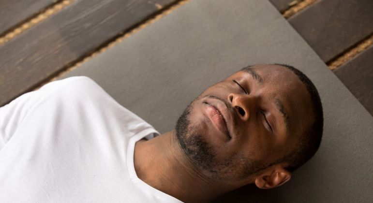 Técnicas de respiração podem ajudar a relaxar os músculos | Freepik