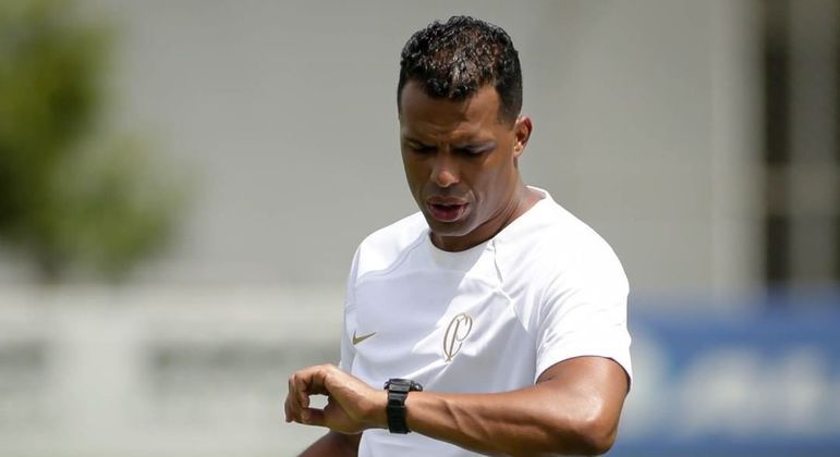 Time do técnico Fernando Lázaro soma uma derrota e uma vitória no Campeonato Paulista 2023
