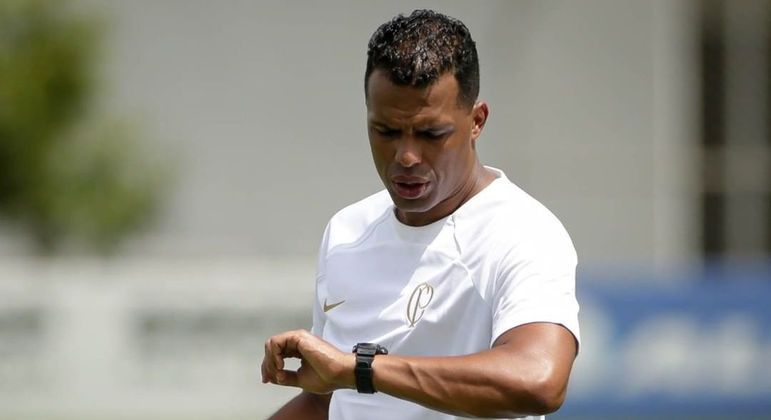 Fernando Lázaro em treino do Corinthians
