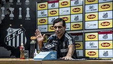Santos demite Fabián Bustos após eliminação na Sul-Americana 