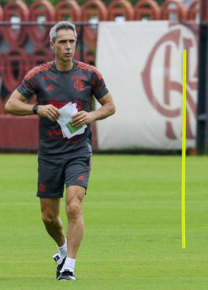 Técnico português Paulo Sousa durante treino do Flamengo