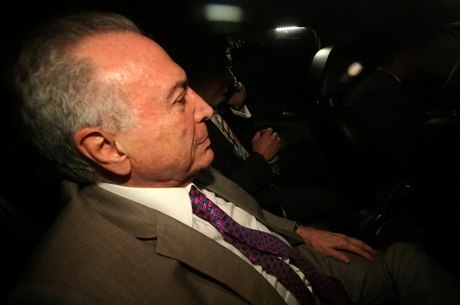 Ex-presidente vai se entregar ainda nesta quinta-feira