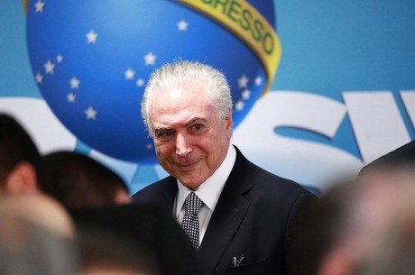 Michel Temer troca nomes de Corinthians e Palmeiras em discurso