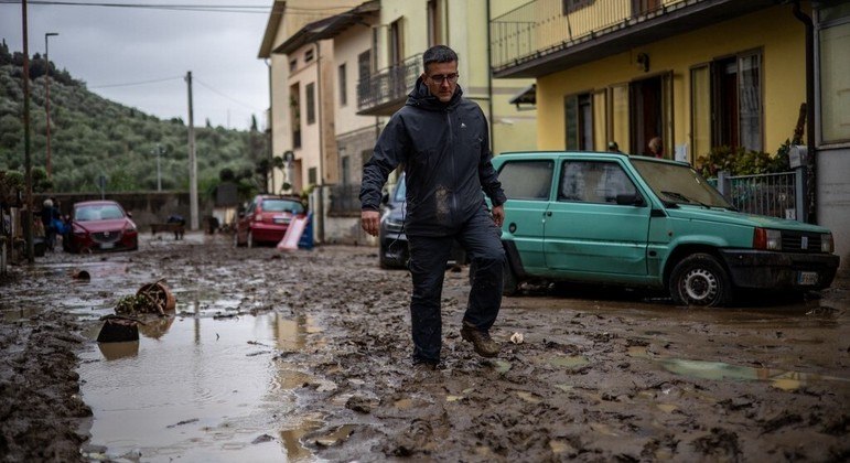 Tempestade segue em direção ao leste após atingir a costa atlântica