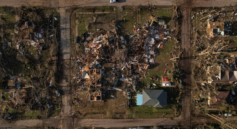 Vista aérea da cidade de Wynne, no Arkansas, que tem cerca de 8.274 habitantes, após a passagem do tornado
