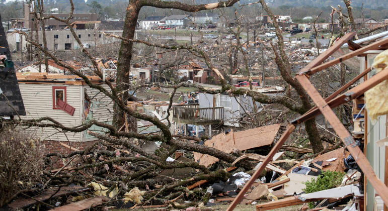 No Arkansas (imagem), um tornado 'catastrófico' produziu 'danos significativos', segundo a governadora Sarah Huckabee Sander. Segundo informações locais, duas pessoas morreram, uma na cidade de Wynne, no leste do Arkansas, e a outra no condado de Pulaski, perto da capital, Little Rock